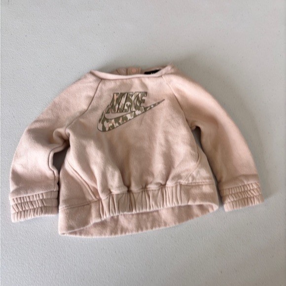 5/$25 Nike sweatshirt baby girls 6 months - Picture 1 of 3